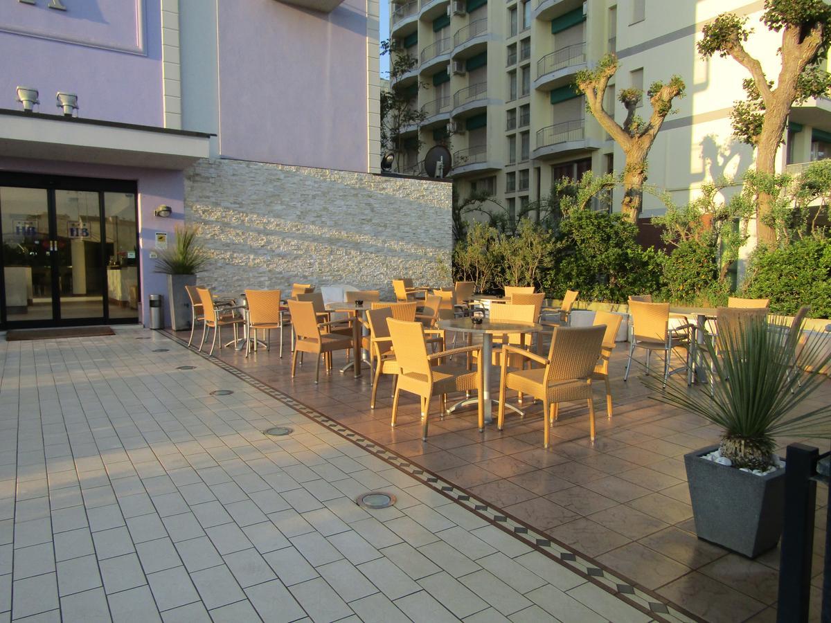 Hotel Baya - In Centro, Sul Mare Milano Marittima Luaran gambar